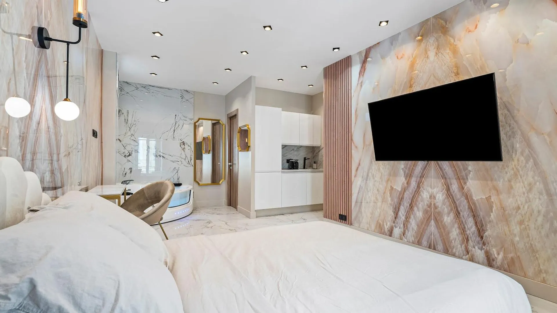 Nice Renting - 8France - Luxury & Comfort Love Room Suite Jacuzzi Massena Lägenhet