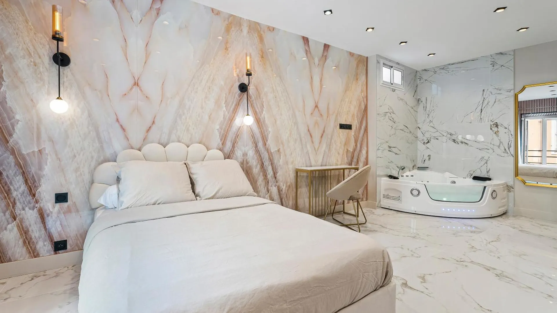 Lägenhet Nice Renting - 8France - Luxury & Comfort Love Room Suite Jacuzzi Massena